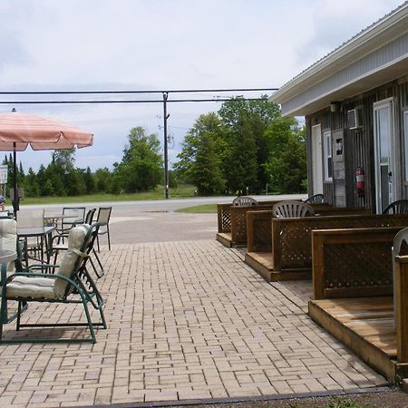 Mile Inn Motel Wiarton Exterior photo