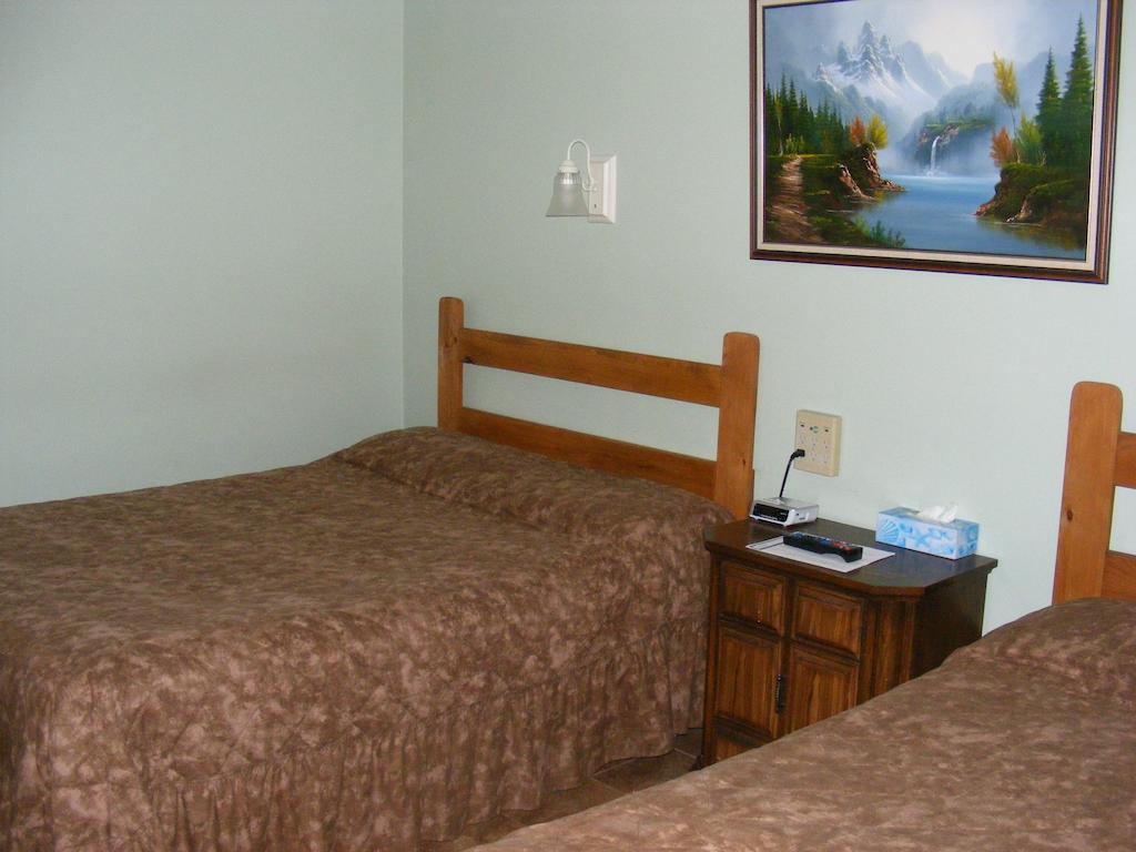 Mile Inn Motel Wiarton Room photo