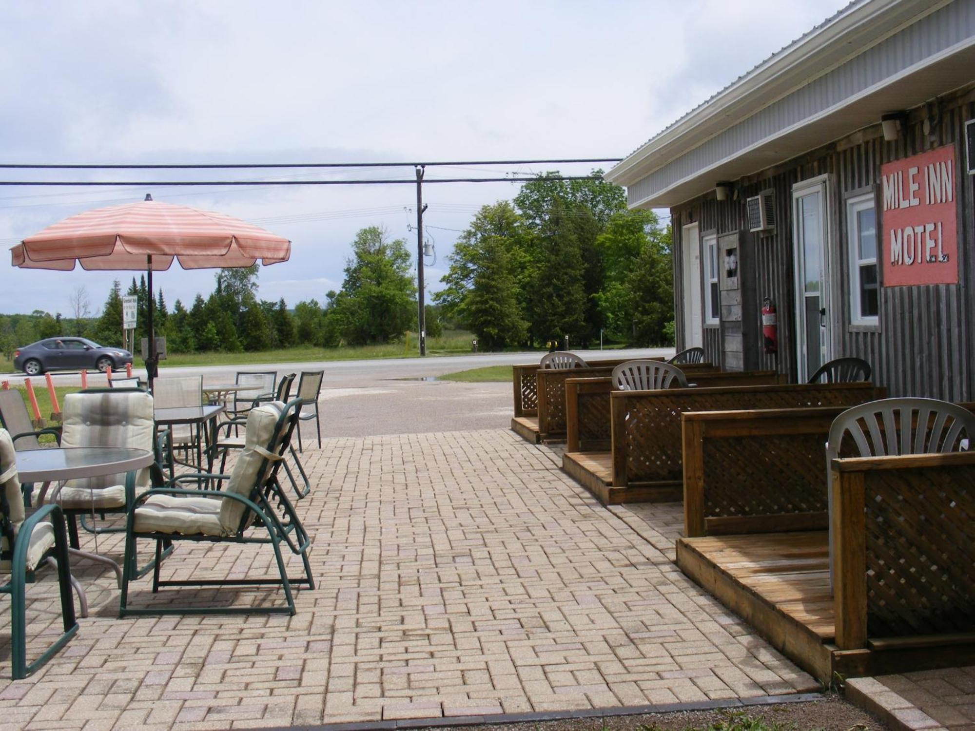 Mile Inn Motel Wiarton Exterior photo