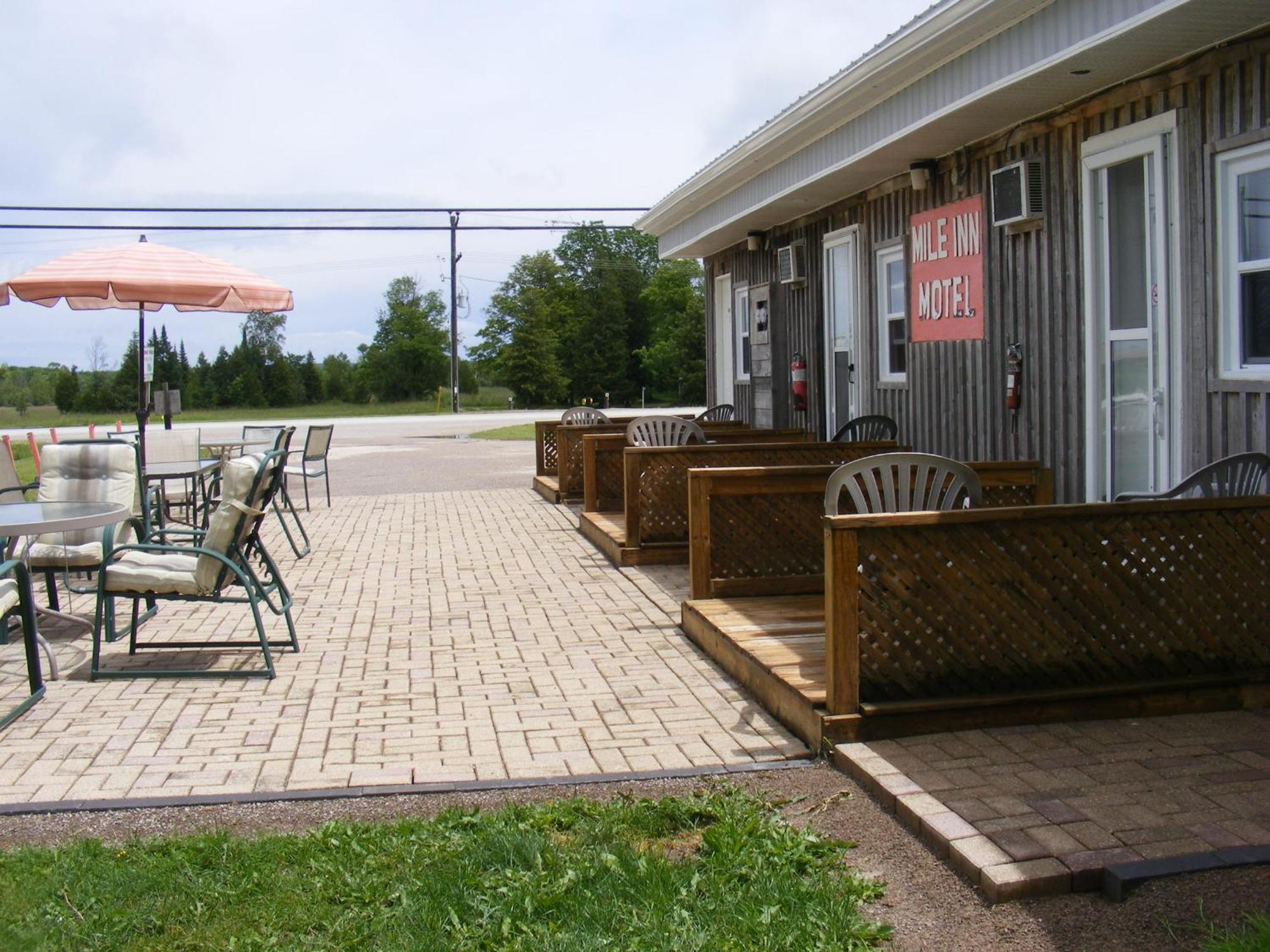 Mile Inn Motel Wiarton Exterior photo